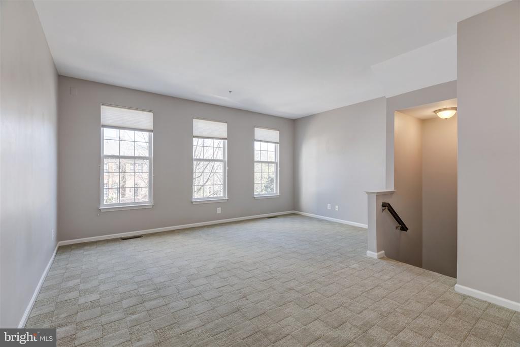 5140 DONOVAN DRIVE