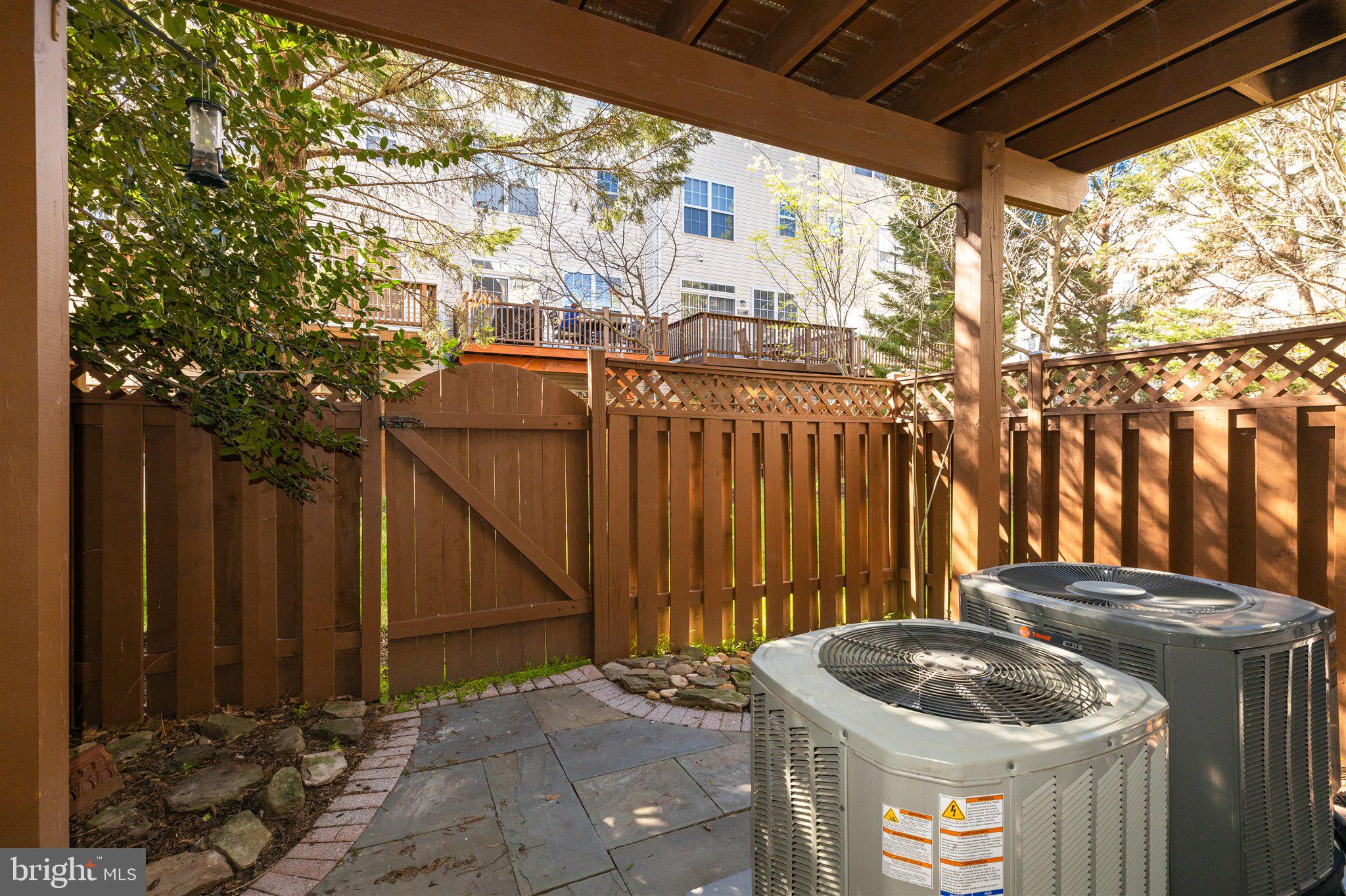 5140 DONOVAN DRIVE