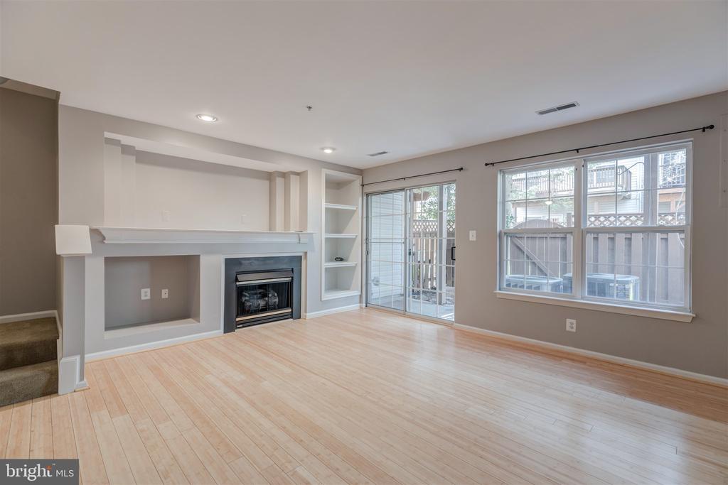 5140 DONOVAN DRIVE