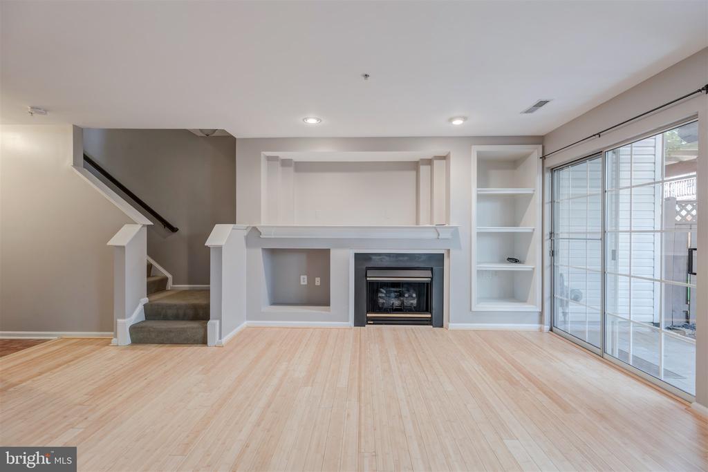 5140 DONOVAN DRIVE