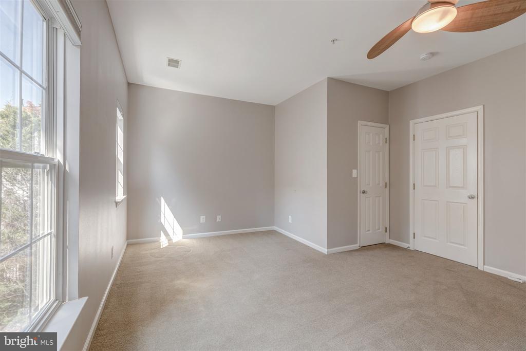 5140 DONOVAN DRIVE