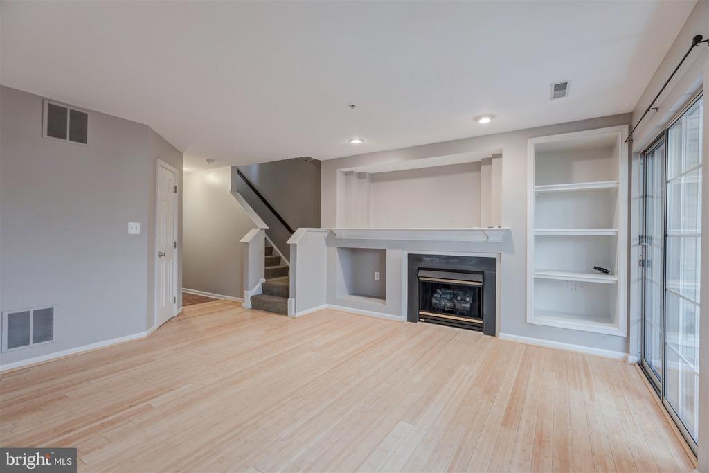 5140 DONOVAN DRIVE