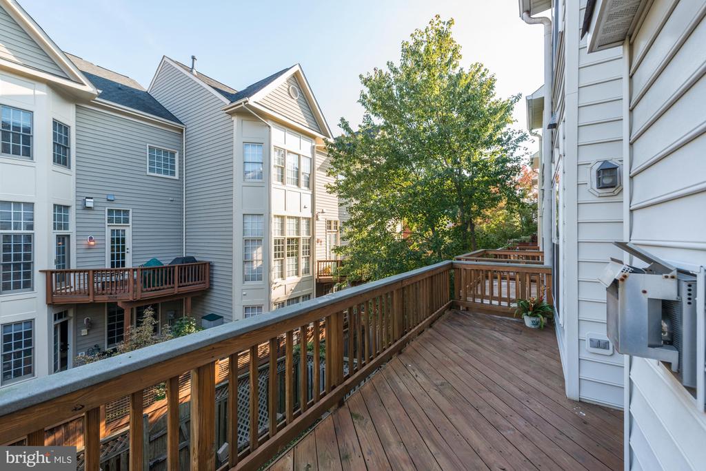 5007 BARBOUR DRIVE