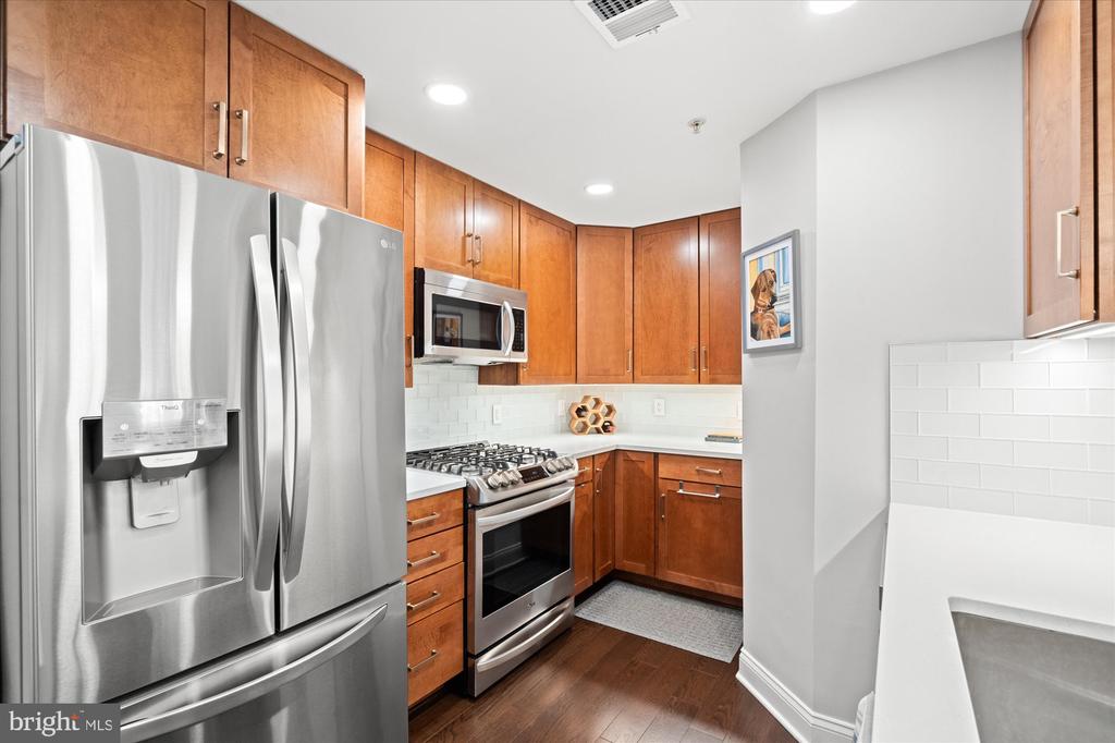 525 N FAYETTE STREET 223