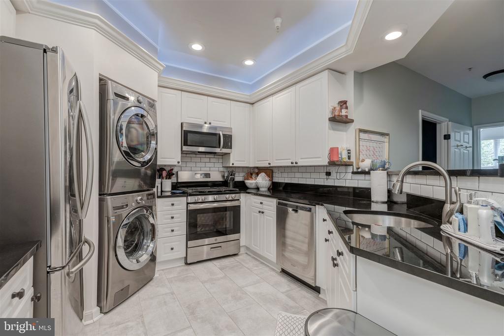 5112 DONOVAN DRIVE 102