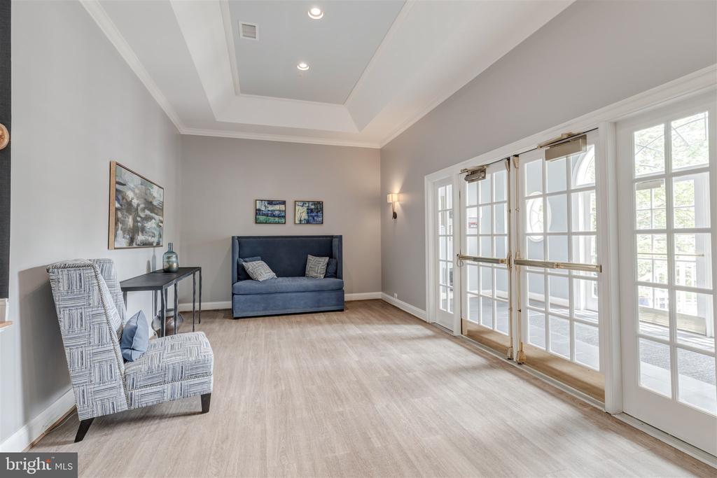 5112 DONOVAN DRIVE 102