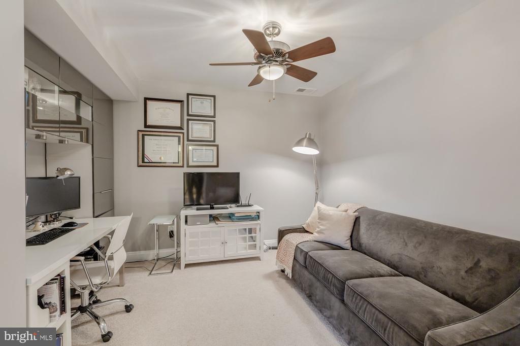 5112 KNAPP PLACE