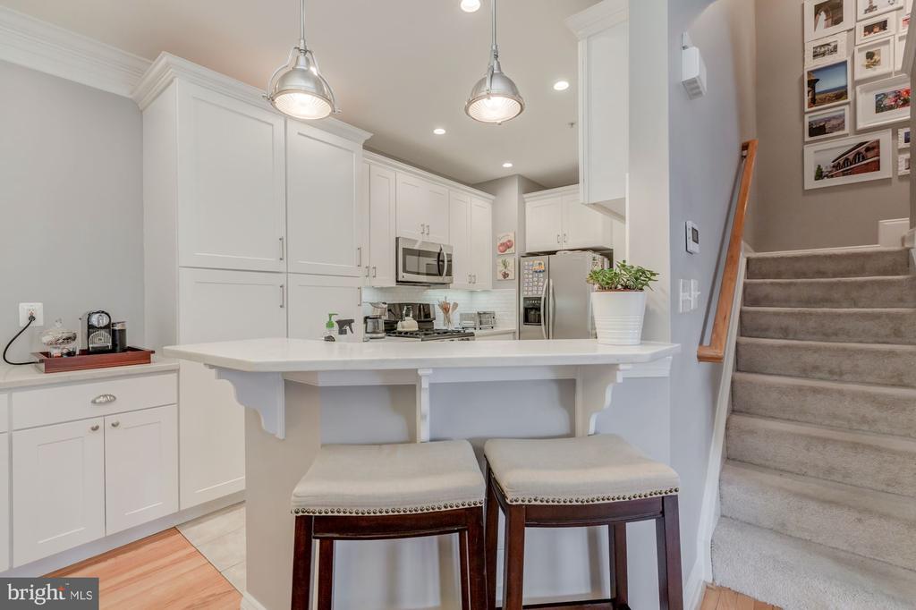 5112 KNAPP PLACE