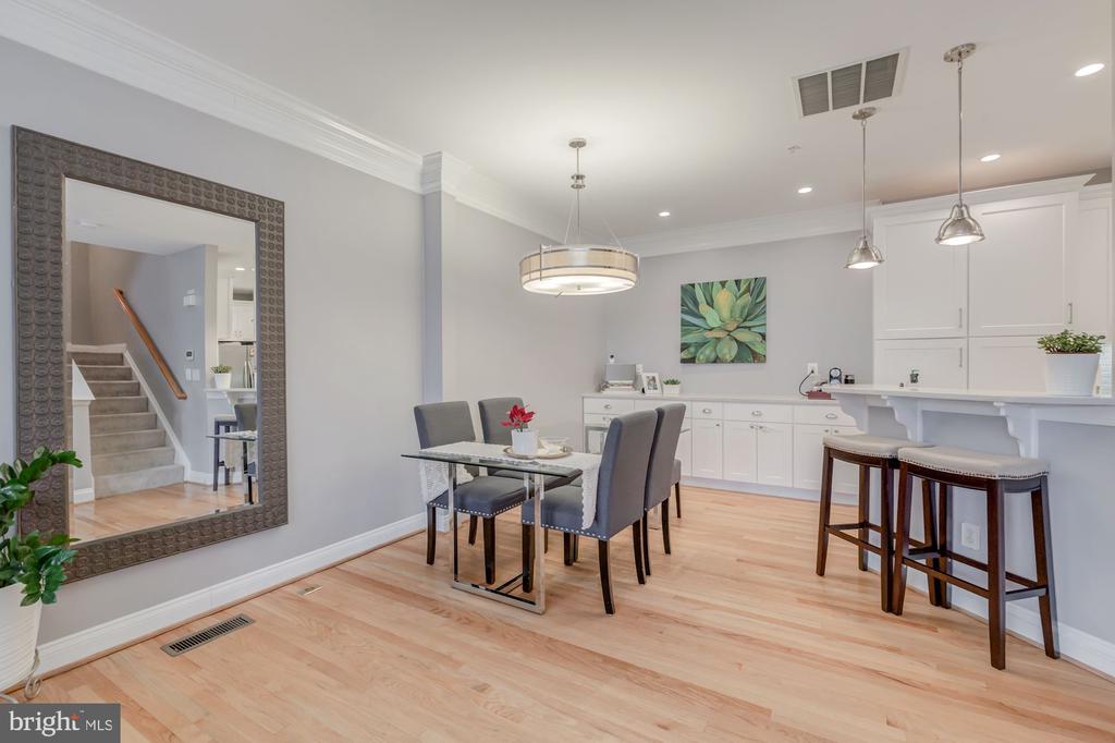 5112 KNAPP PLACE