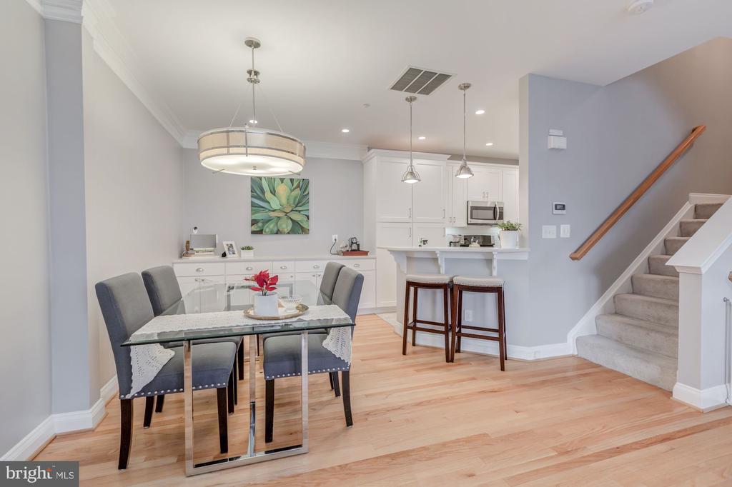 5112 KNAPP PLACE