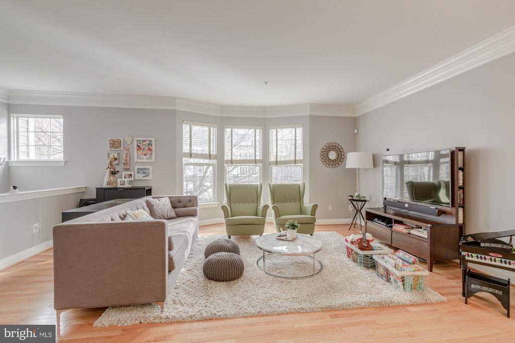 5112 KNAPP PLACE