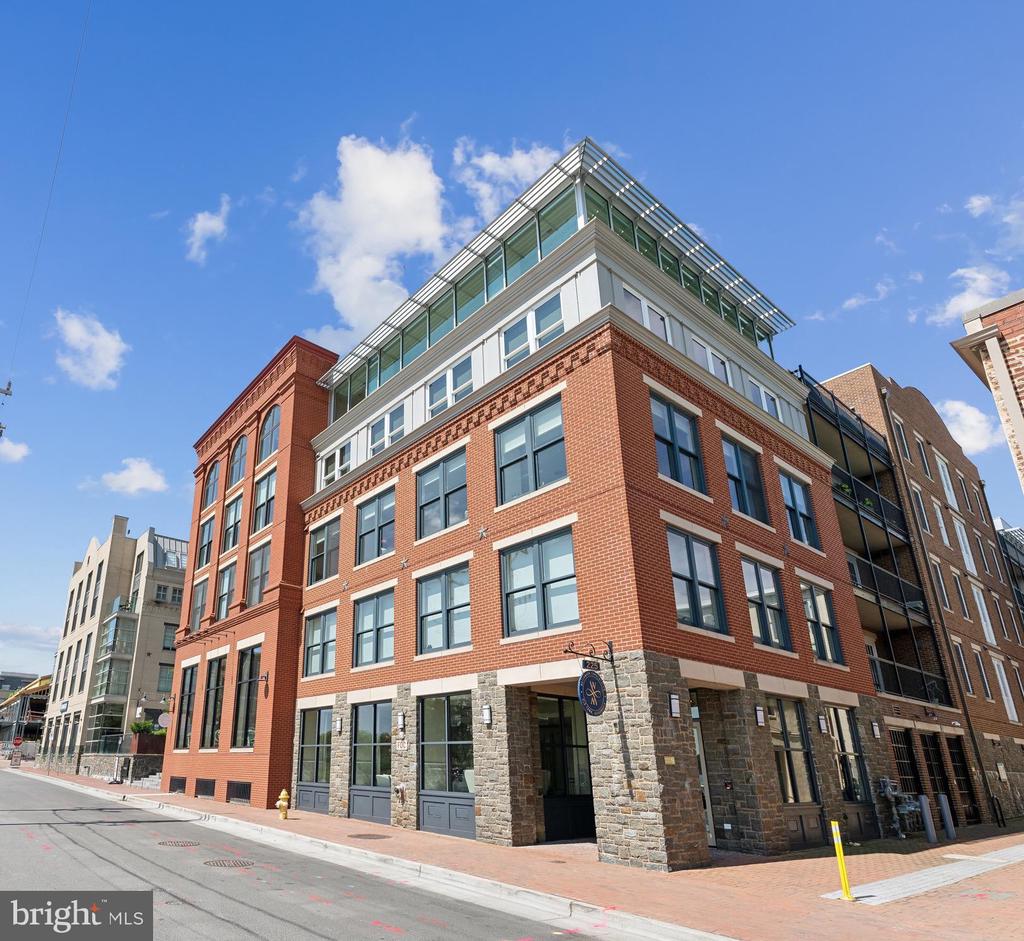 225 STRAND STREET 202