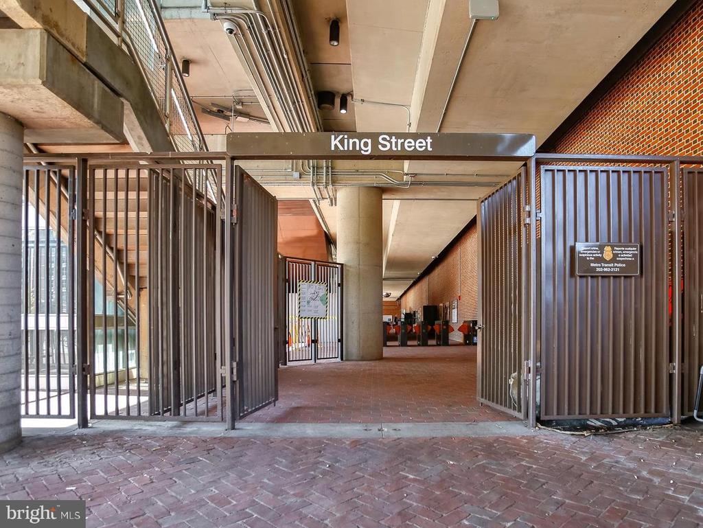 309 HOLLAND LANE Unit: 104