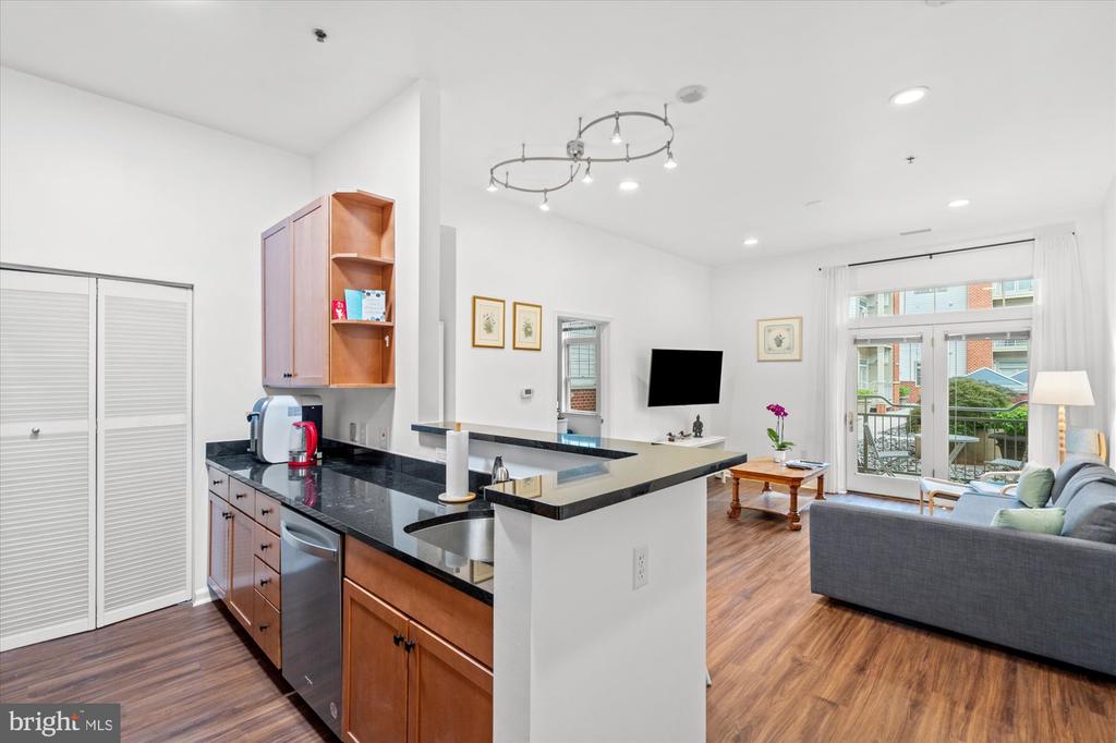 309 HOLLAND LANE Unit: 104