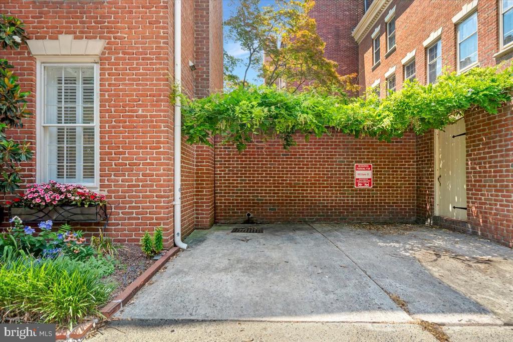 303 S UNION STREET