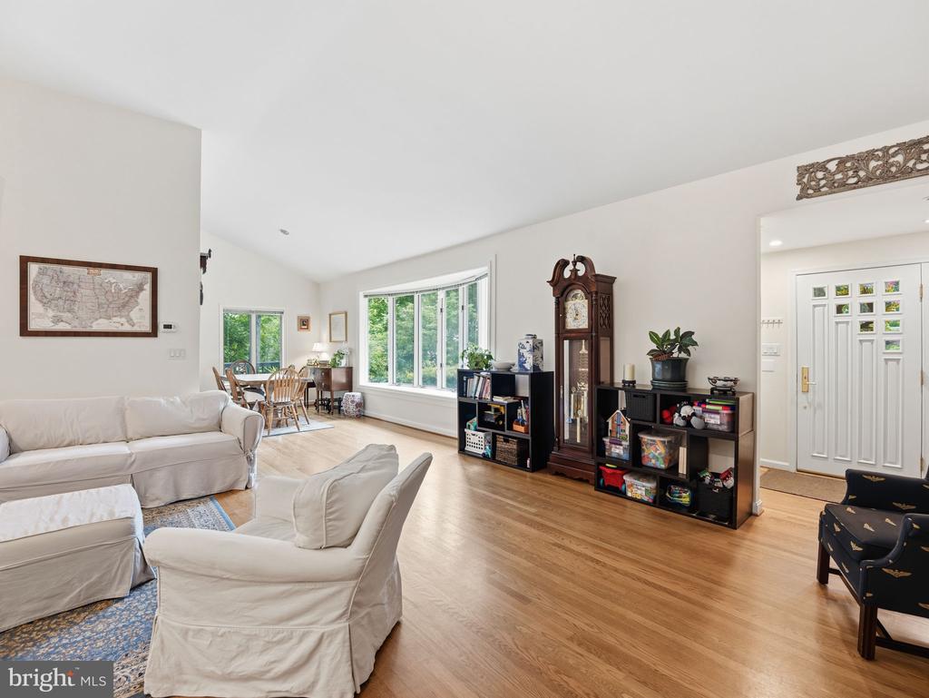 405 UNDERHILL PLACE