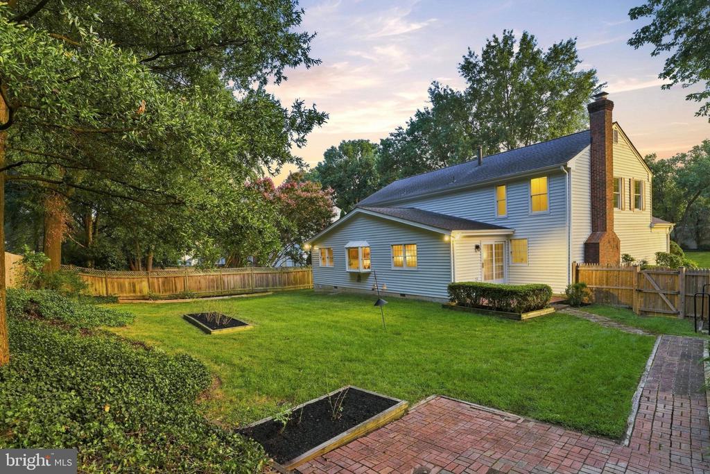 3901 COLONEL ELLIS AVENUE