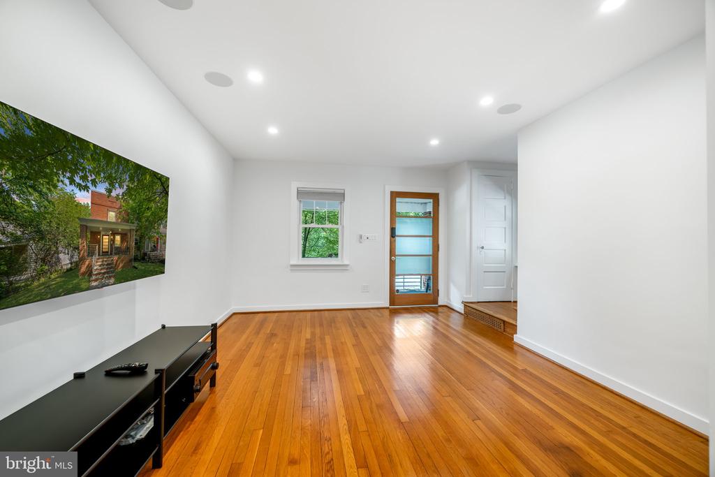 510 E ALEXANDRIA AVENUE