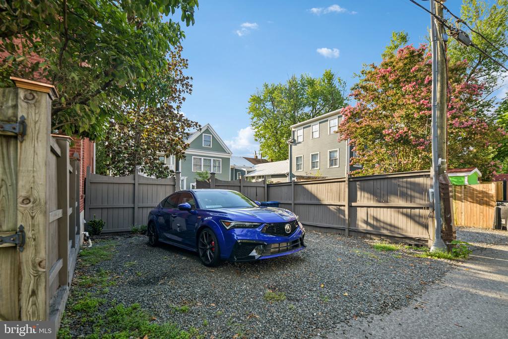 426 N ALFRED STREET