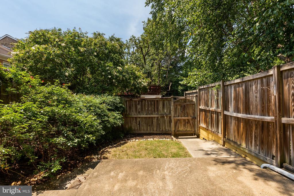 1306 COMMONWEALTH AVENUE