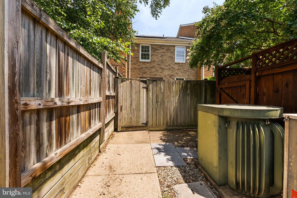 1306 COMMONWEALTH AVENUE