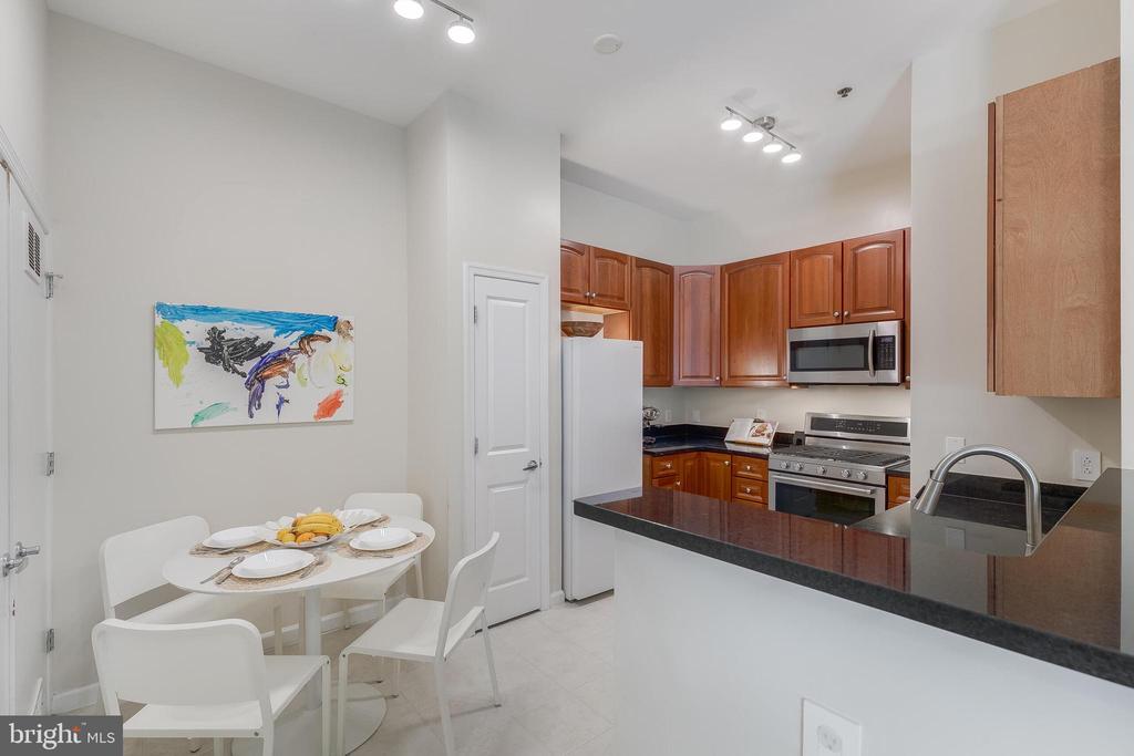 309 HOLLAND LANE Unit: 135