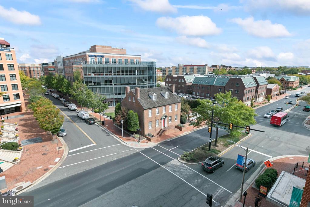309 HOLLAND LANE Unit: 135