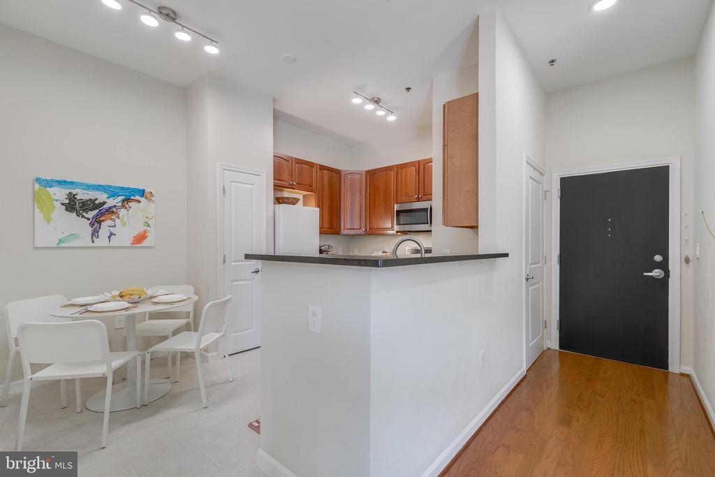 309 HOLLAND LANE Unit: 135