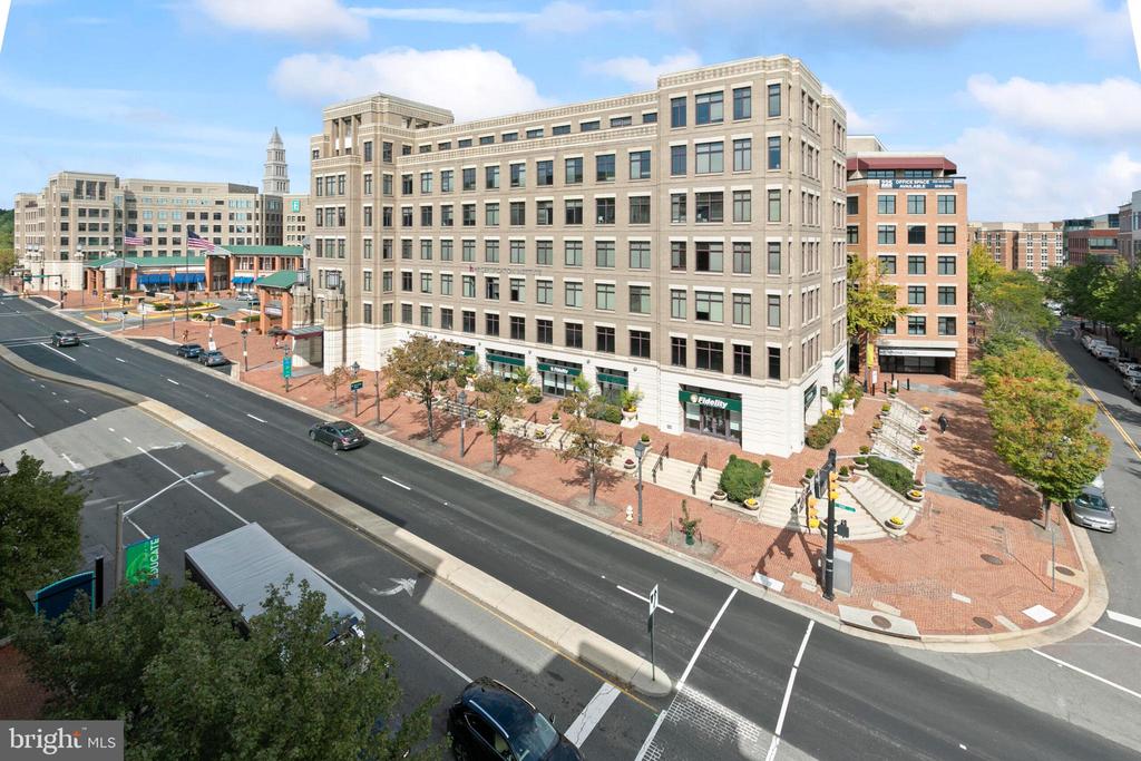 309 HOLLAND LANE Unit: 135