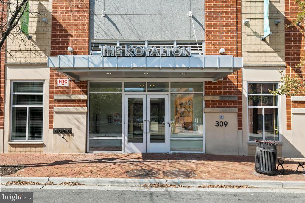 309 HOLLAND LANE Unit: 135