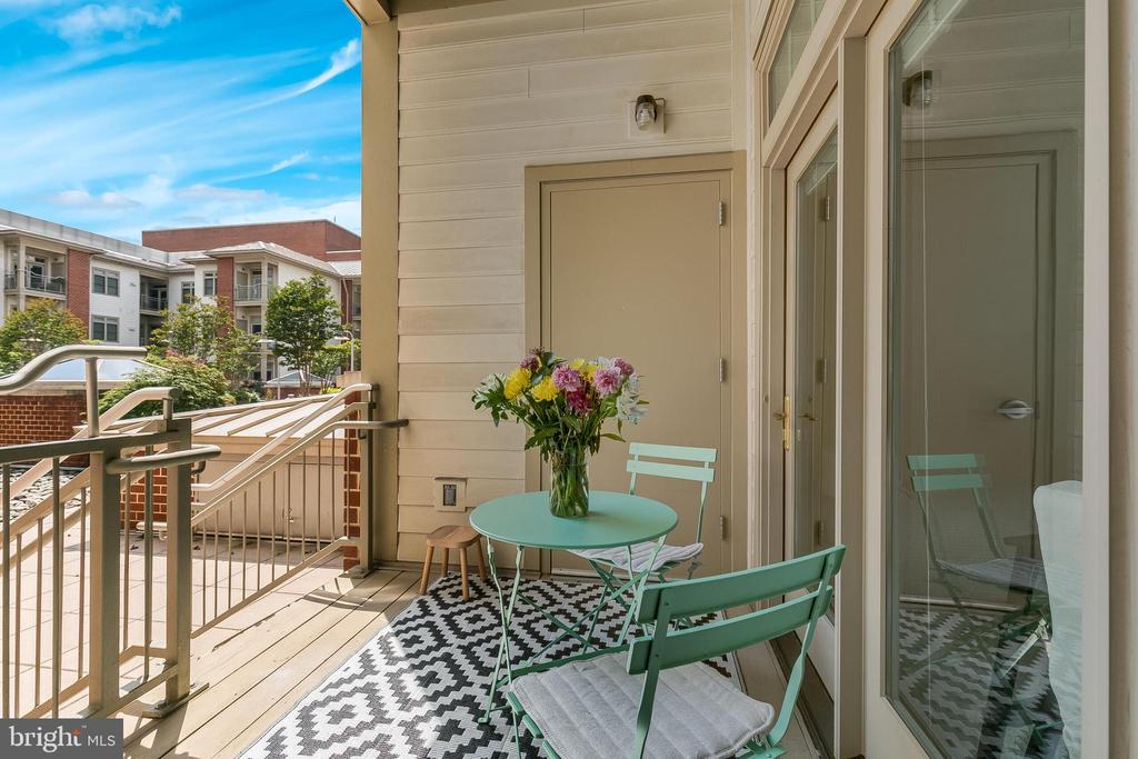 309 HOLLAND LANE Unit: 135