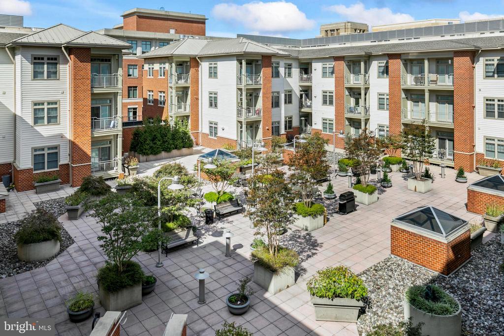 309 HOLLAND LANE Unit: 135