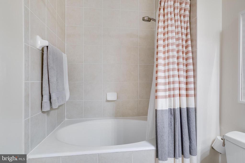 309 HOLLAND LANE Unit: 135
