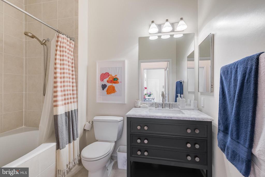 309 HOLLAND LANE Unit: 135
