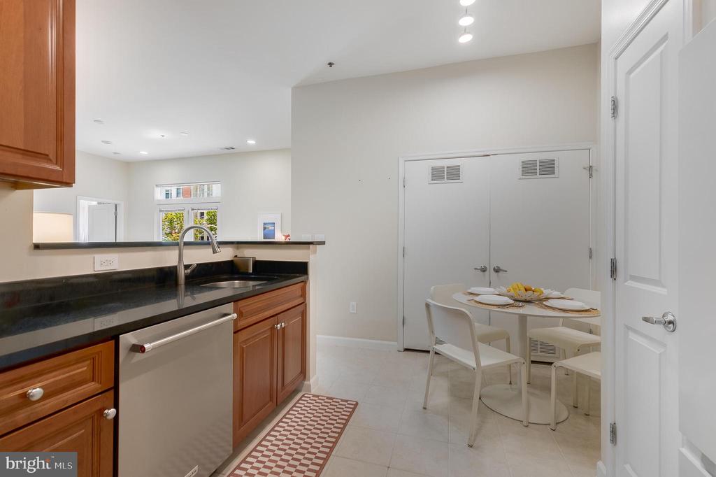 309 HOLLAND LANE Unit: 135