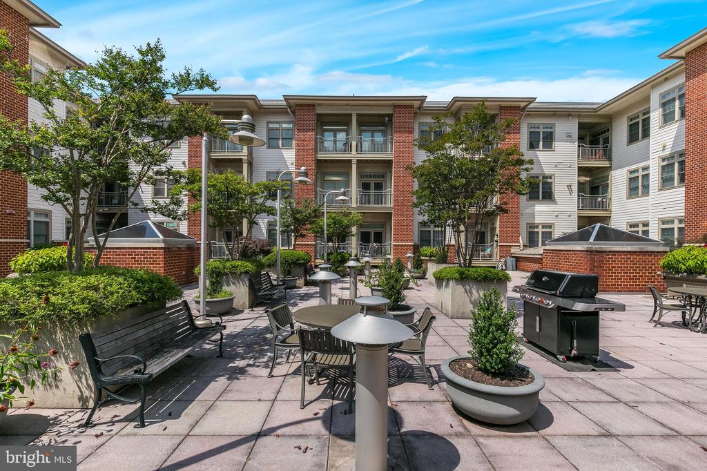 309 HOLLAND LANE Unit: 135