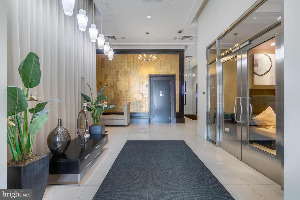 309 HOLLAND LANE Unit: 135