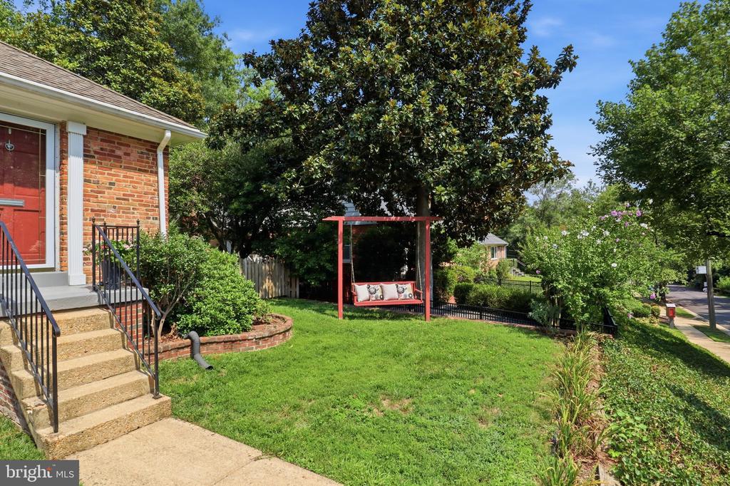 1629 FRANCIS HAMMOND PARKWAY