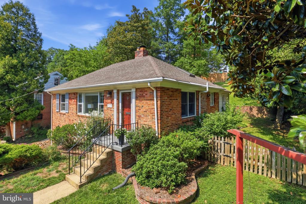 1629 FRANCIS HAMMOND PARKWAY