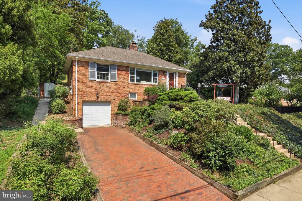 1629 FRANCIS HAMMOND PARKWAY