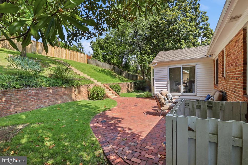 1629 FRANCIS HAMMOND PARKWAY