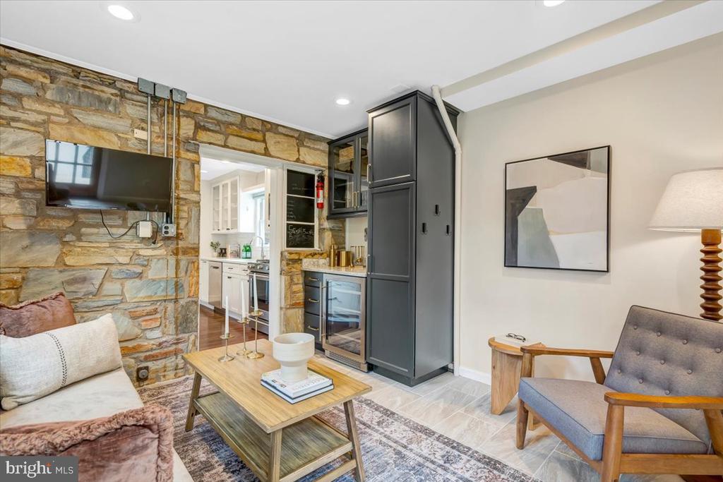 1302 QUINCY STREET