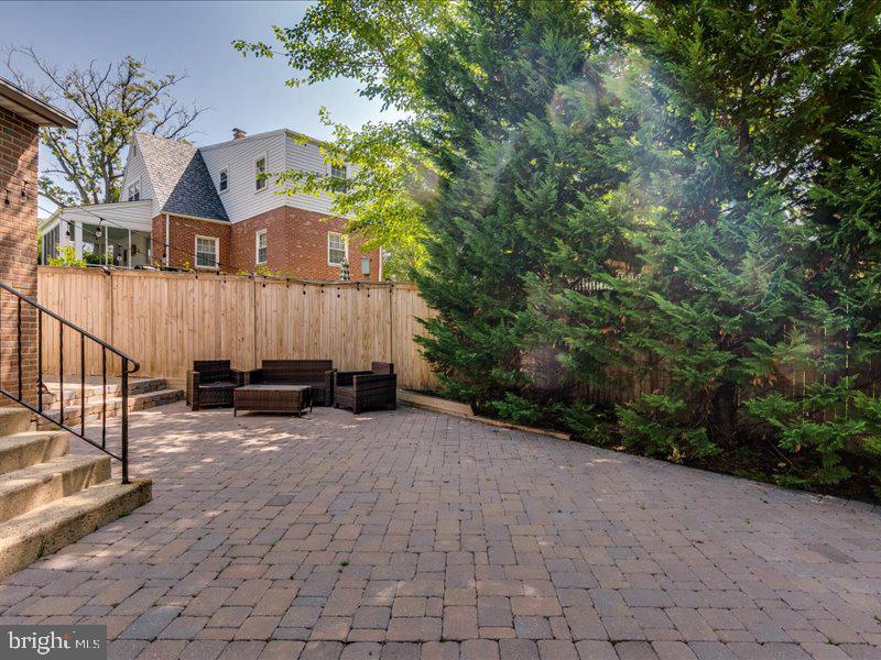 1302 QUINCY STREET