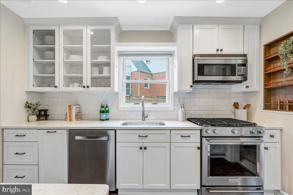 1302 QUINCY STREET