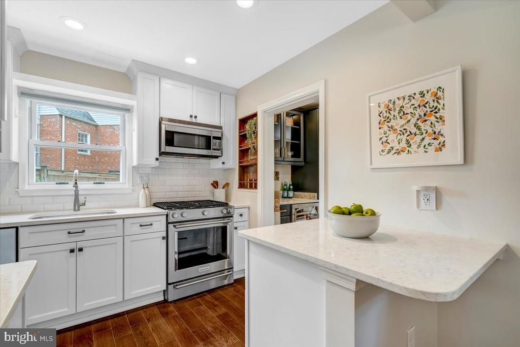 1302 QUINCY STREET