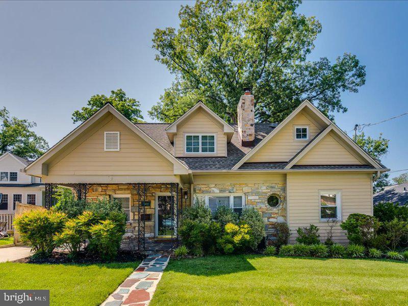 1302 QUINCY STREET