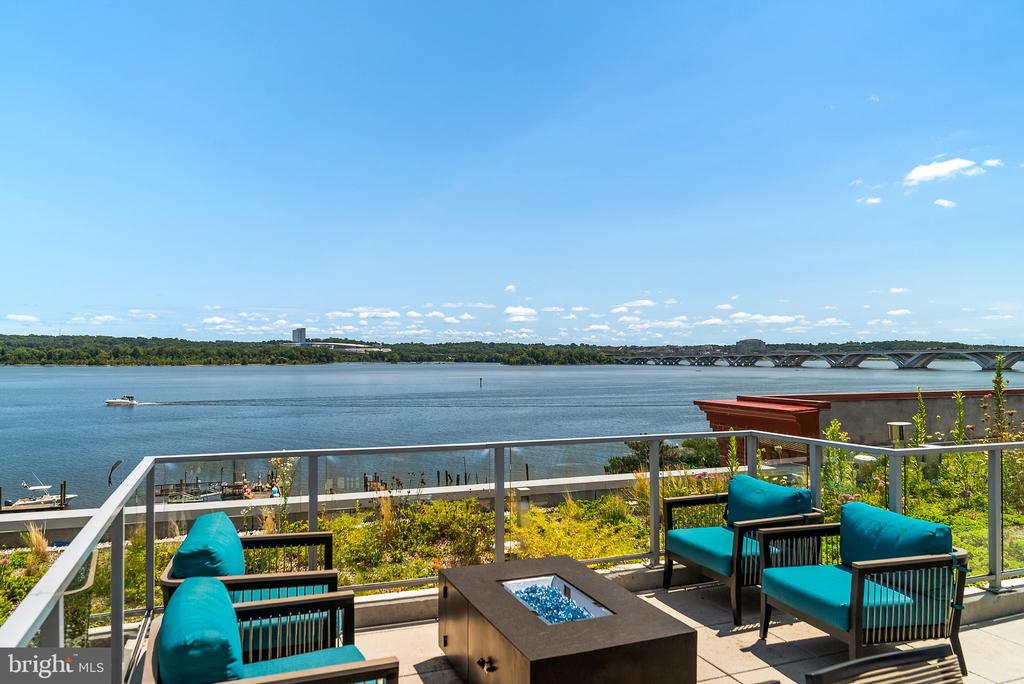 225 STRAND STREET Unit: 401