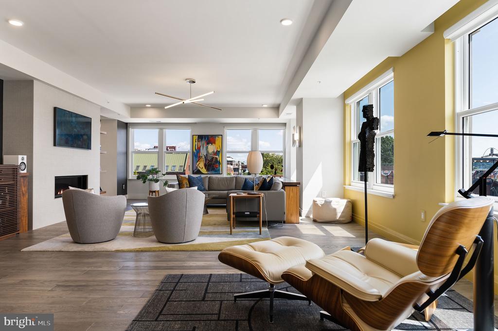 225 STRAND STREET Unit: 401