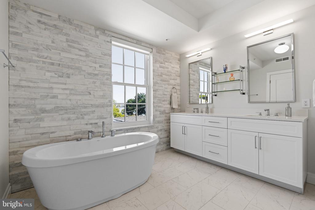 225 STRAND STREET Unit: 401