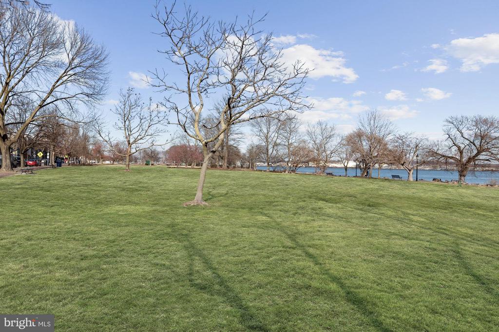 225 STRAND STREET Unit: 401
